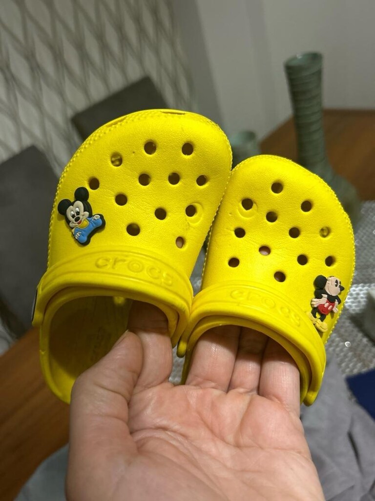 crocs - 2