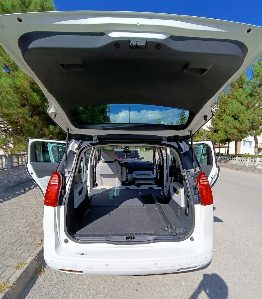 7 kişilik otomobil AİLE ARACİ Peugeot 5008 - 9