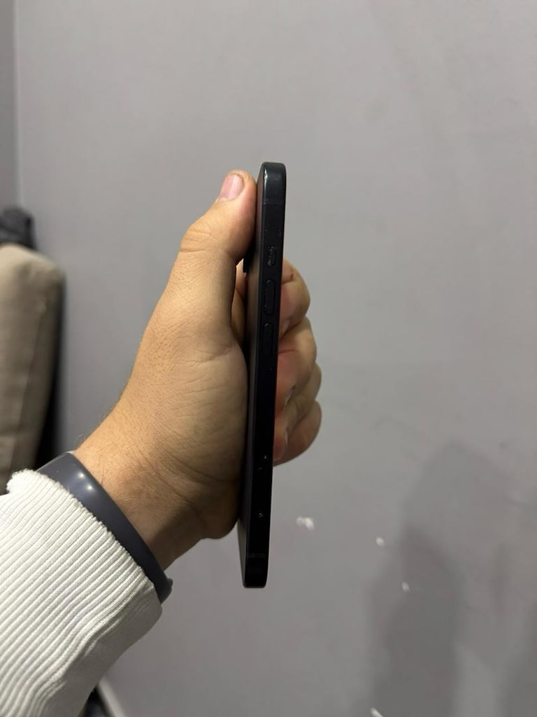 iPhone 15 128 gb hatasız - 6