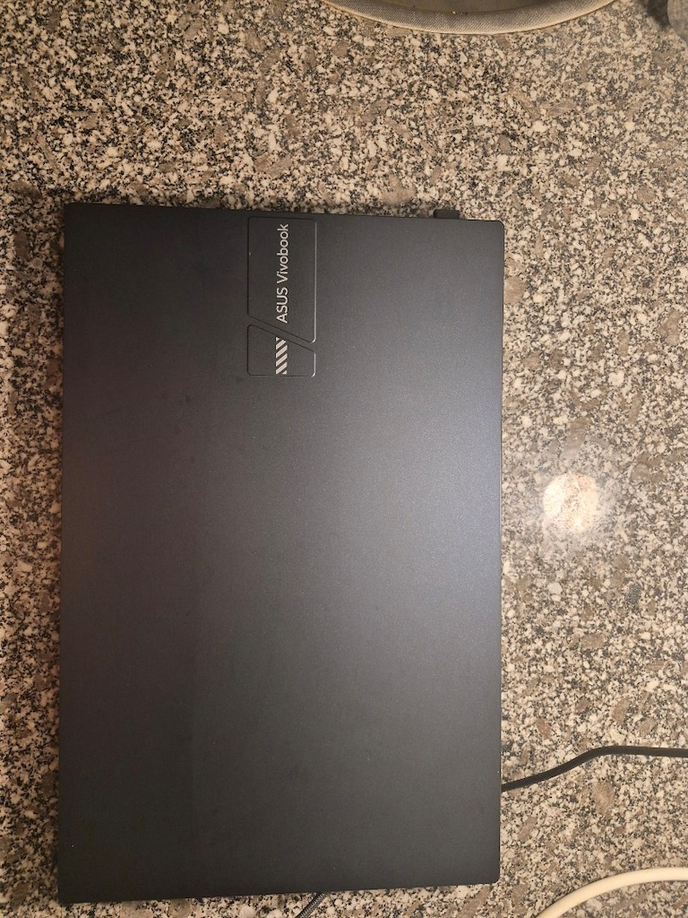 Asus Vivobook - 4