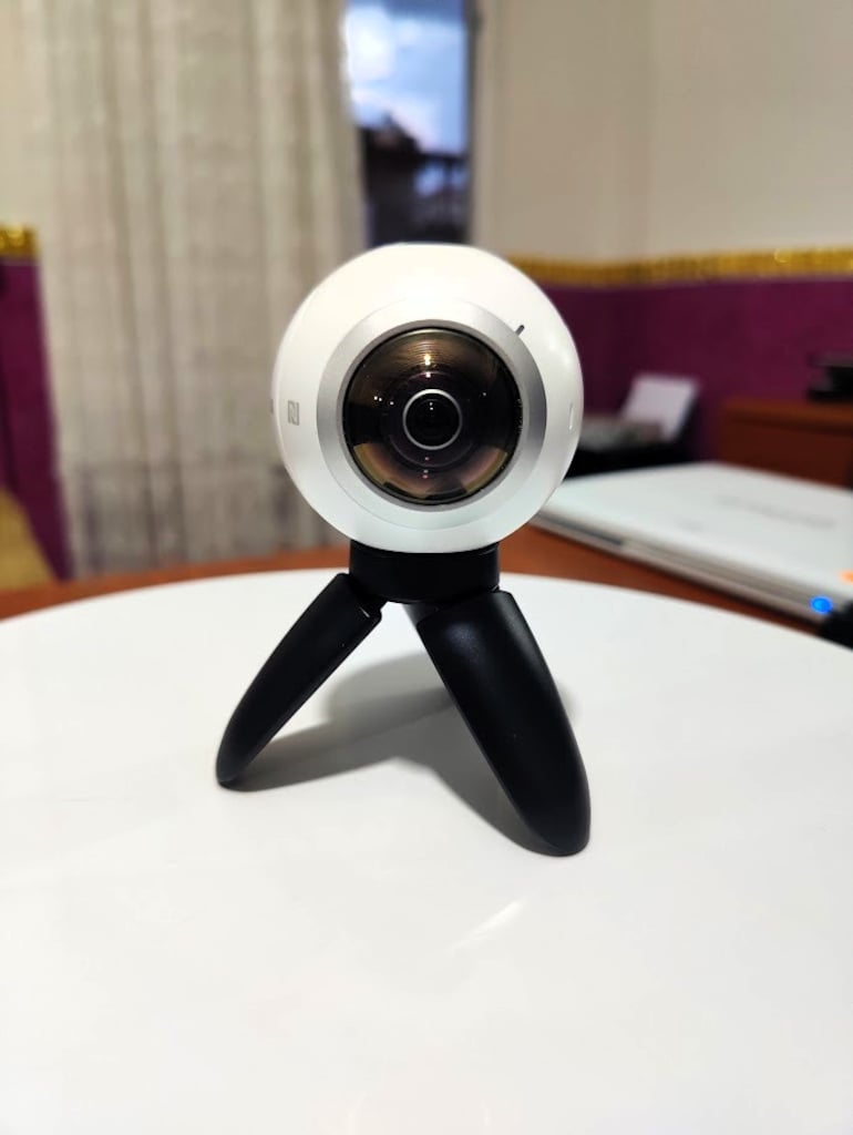 SAMSUNG GEAR 360 YÜKSEK ÇÖZÜNÜRLÜKLÜ KAMERA + 8GB SD KART + GÜNCEL APK - 5