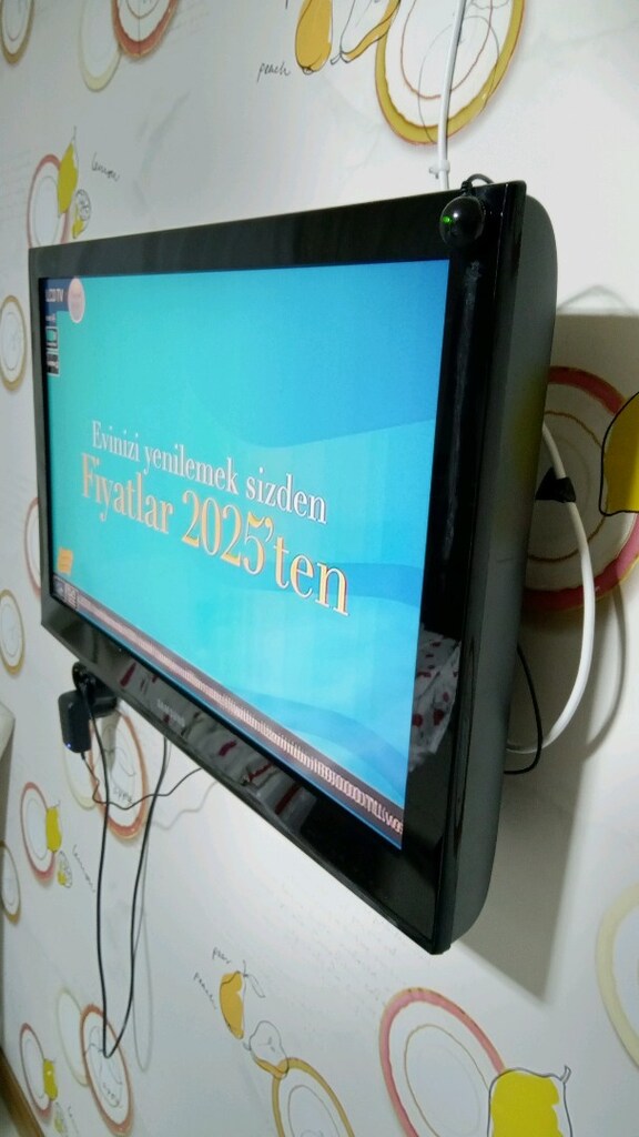 SAMSUNG 82 EKRAN 32 İNC TV - 12