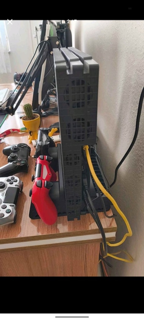 PS4 pro - 6