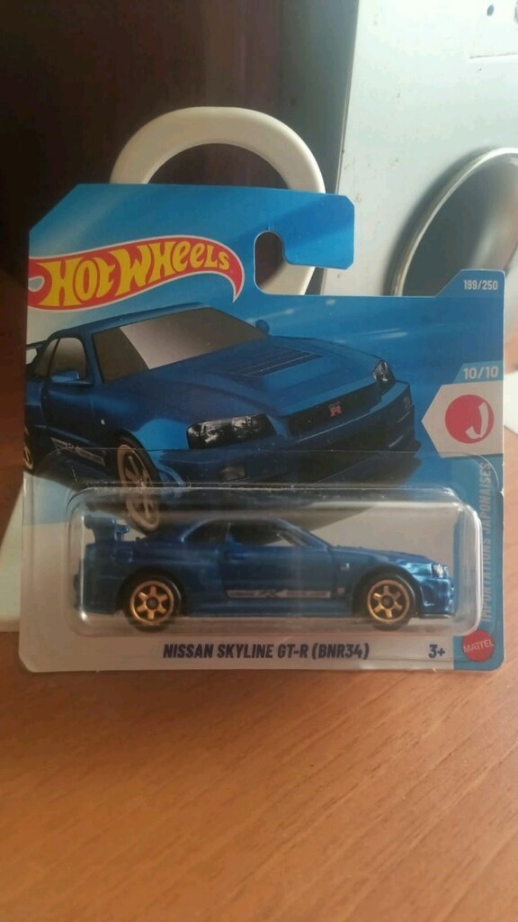mercedes & nissan hotwheels - 2