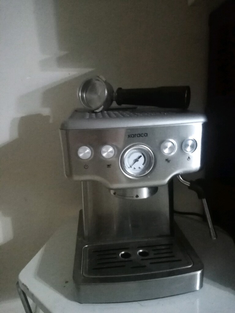Karaca 1353 espresso makinesi