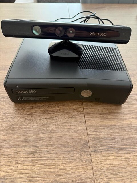 Xbox 360 Slim + Kinect + 3 Kol + Jtag , 100+ Oyun