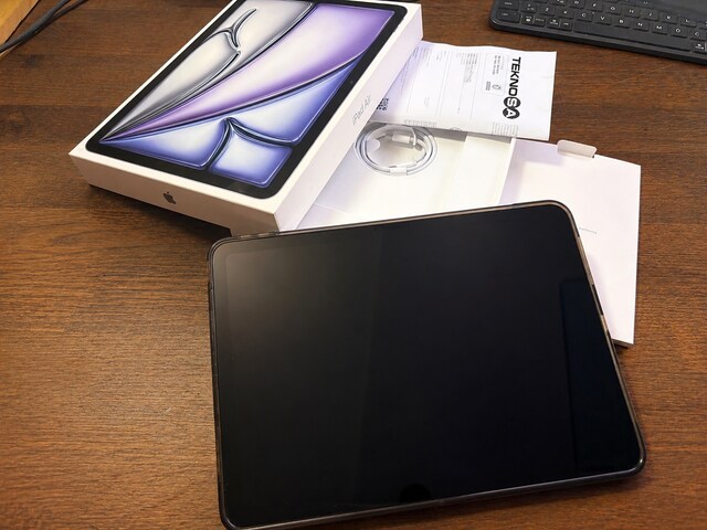 Kusursuz iPad Air M4 128 GB Wi-Fi | FATURALI | 23 AY GARANTİLİ