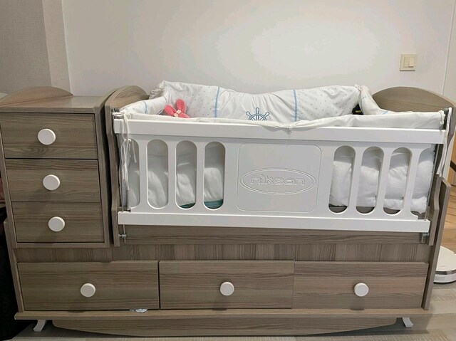 baza ve çalışma masasına dönüşe biliyor