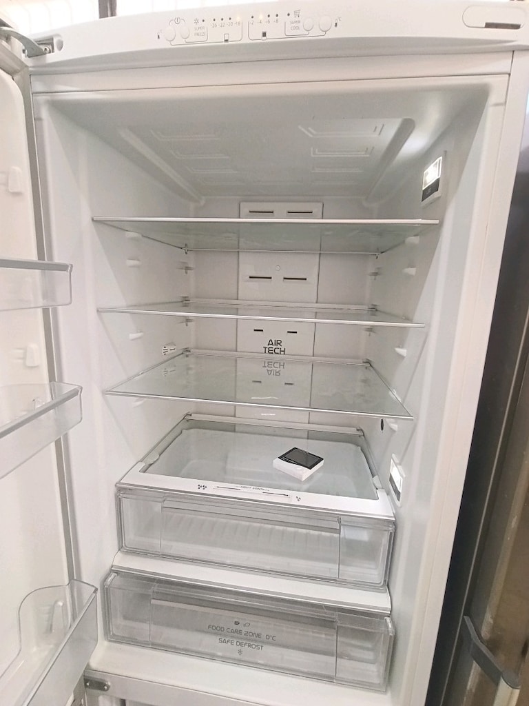 Hotpoint Alttan Donduruculu LED Aydınlatmalı NoFrost Buzdolabı - 4