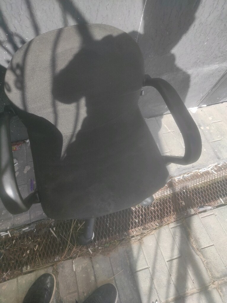 ofis sandalyesi sağlam sorunu yok.kaliteli bir markadır. - 10