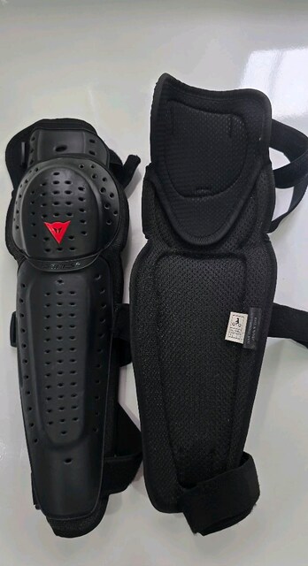 Dainese dizlik