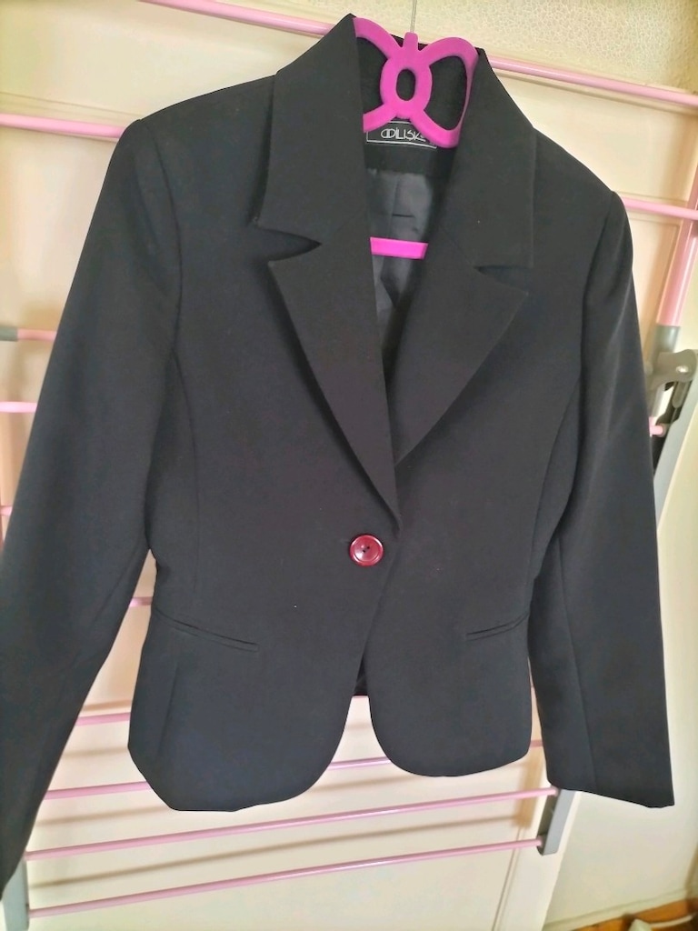 Adil Işık Marka. Şık Siyah Tek Düğmeli Blazer Ceket
