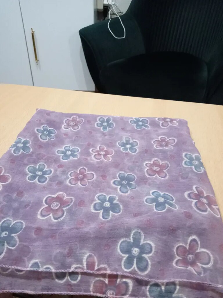 Çiçekli mor başörtü - 3
