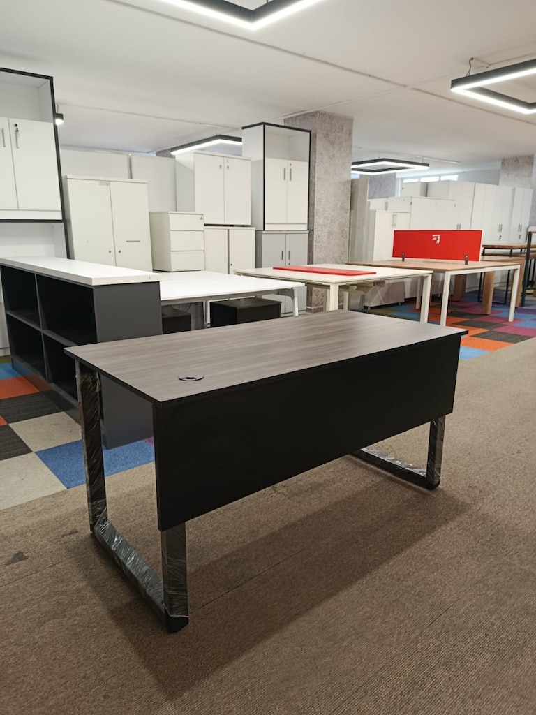 KLAS OFİS ÜSKÜDAR 140x70 ANTRASİT ÇALIŞMA MASASI SIFIR - 2