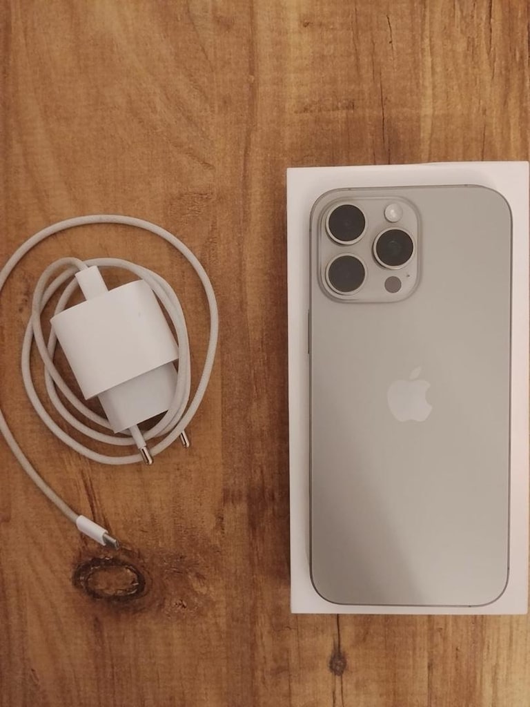 Apple Türkiye garantili 16 Pro max natürel titanyum