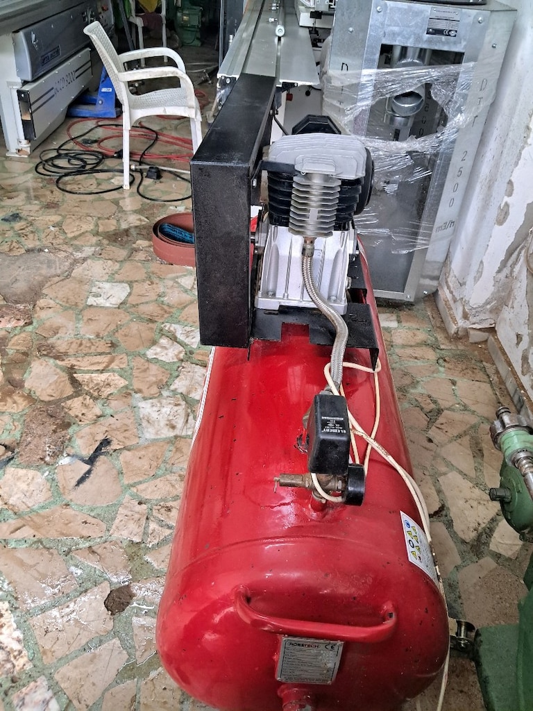 300 litre komprasör - 4