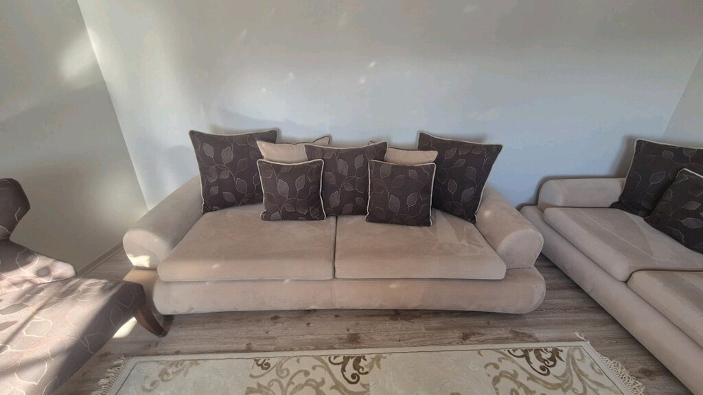 Titiz ve temiz kullanılmış yeni gibi 3+2+1+1 ve masa sandalye takımı - 8