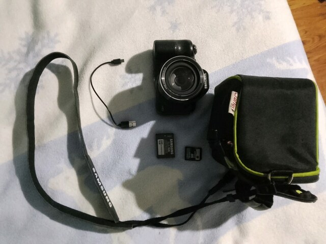 piyasada az bulunan Samsung wb1100f takas kabul edilir