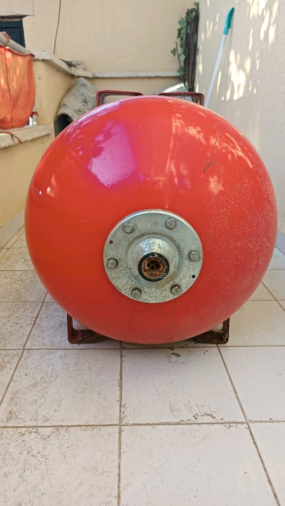 Wates Genleşme Tankı / Hidrofor Tankı - Temiz Durumda - 3