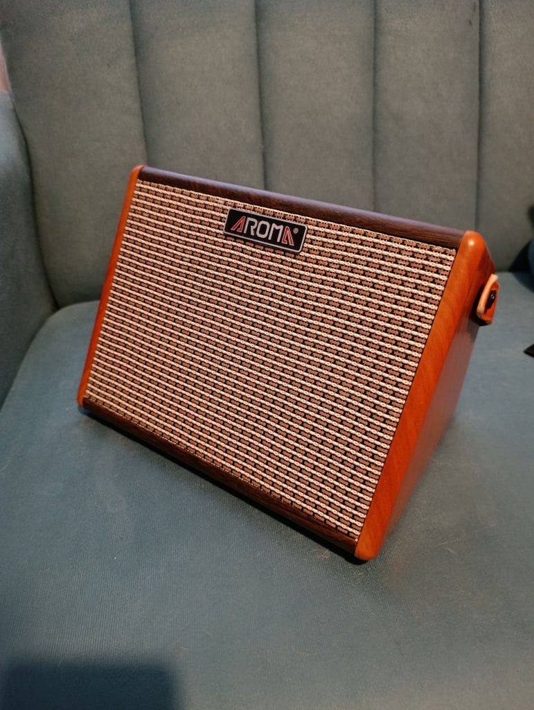Aroma AG-26A Şarjlı Bluetooth Akustik Gitar Amfisi - 3