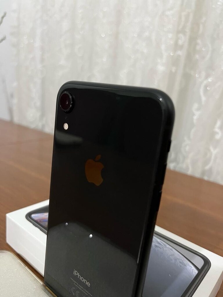 Apple iPhone XR 64 GB - 7