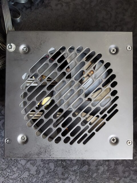 2. El FSP Hyper K 700W 80+ Bronze