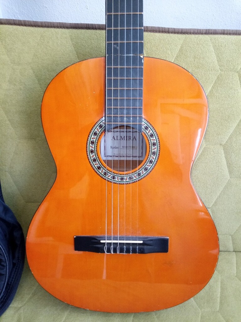 Almira gitar - 2