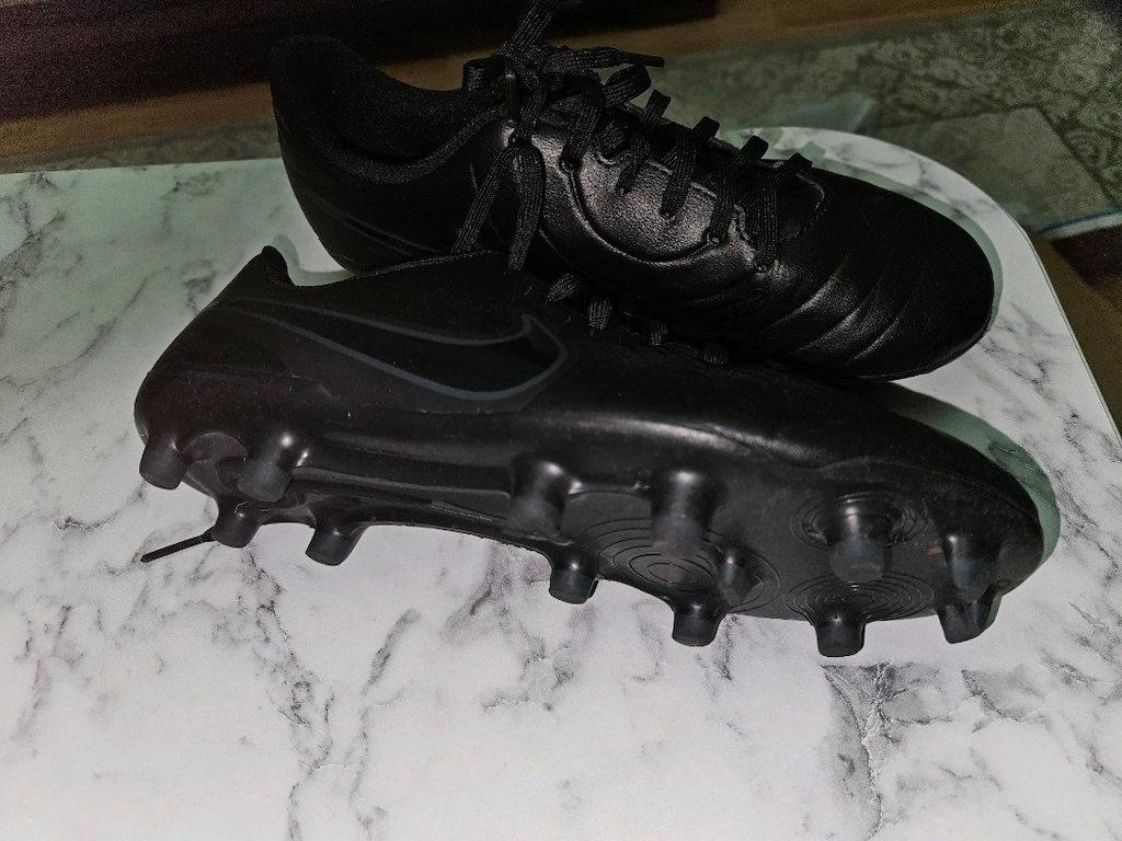 orjinal nike halı saha ayakkabısı yenisinden farksız
