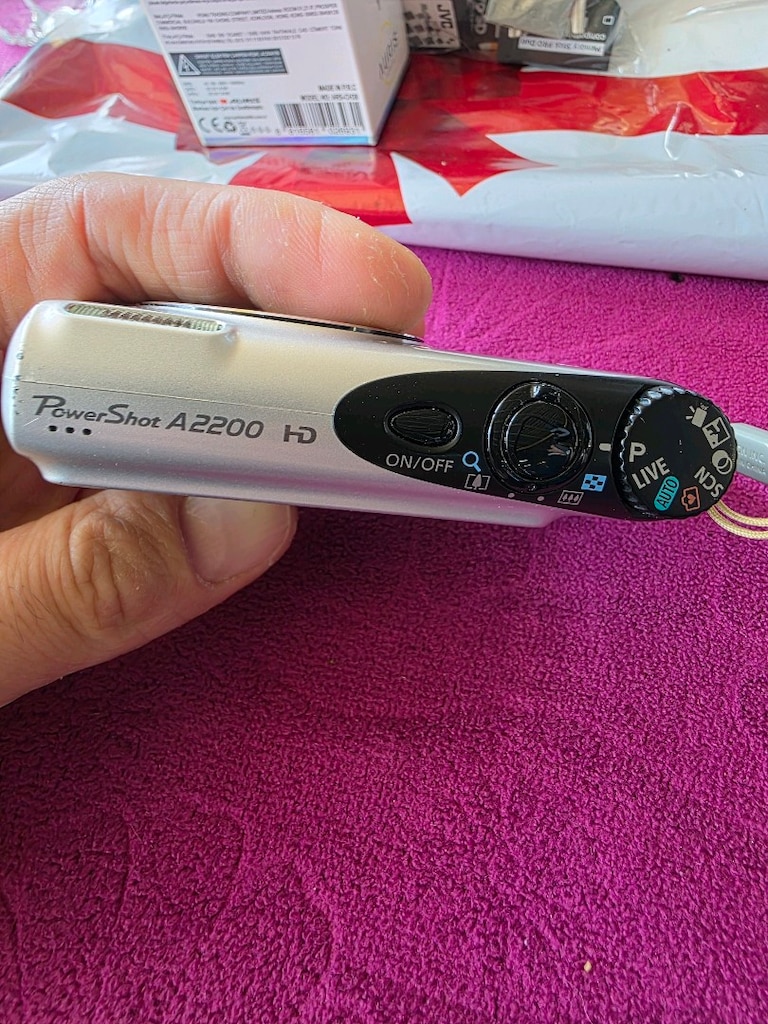 Canon PowerShot A2200 - 4