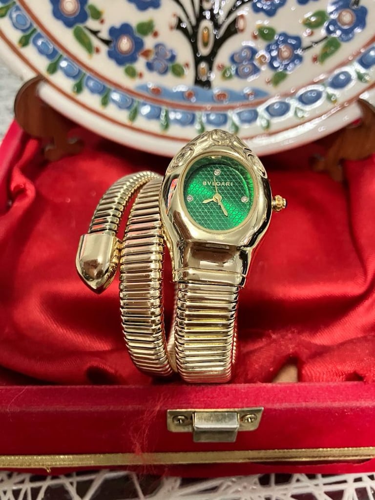 Bvlgari Zarif Yeşil Kadranlı Altın Tonlu yılan kordunlu kadın Saat - 2
