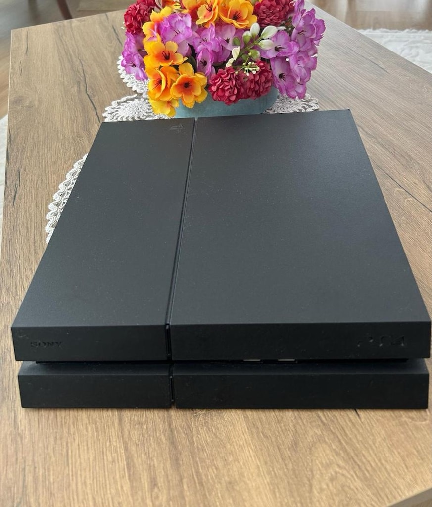 Temiz Kullanılmış PS4 1 TB – 2 Kollu - 2