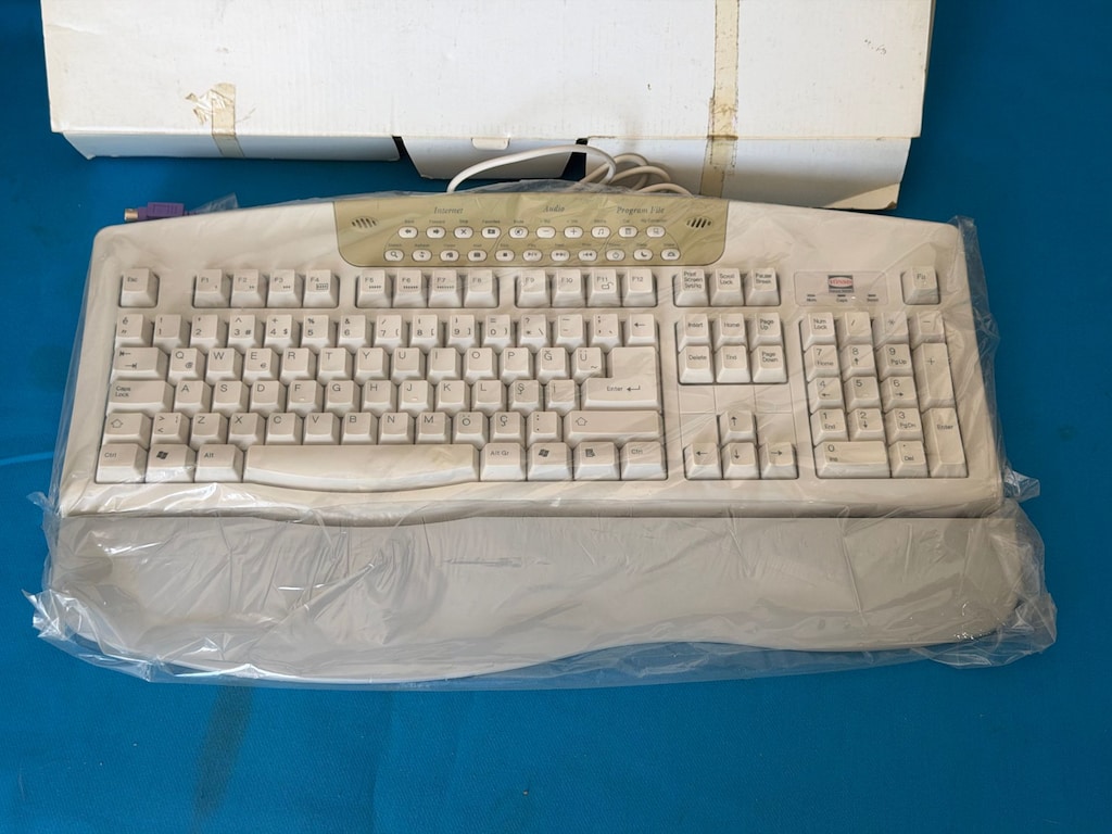 Yönsis Multimedia Vintage Keyboard (Sıfır Kullanılmamış) - 4