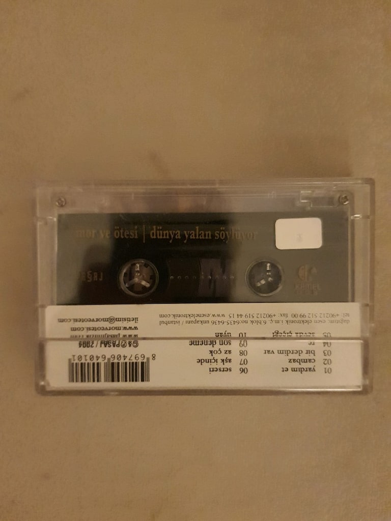 Mor ve ötesi Dünya yalan söylüyor kaset sıfır gibi tertemiz ,orjinal - 2