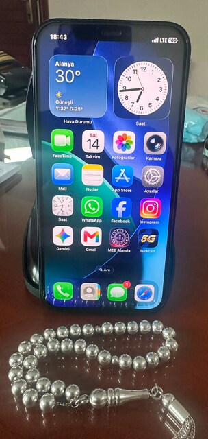 İPHONE 12- 64 GB. YENİLENMİŞ ÜRÜN. 1 YIL GARANTİLİ.