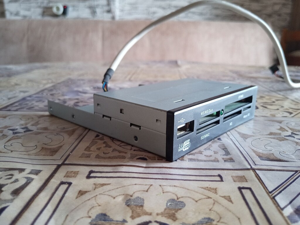 PC Kasa Tipi Bross 3.5'' USB Yuvalı Kart Okuyucu (PH-IRC-BC) - 3