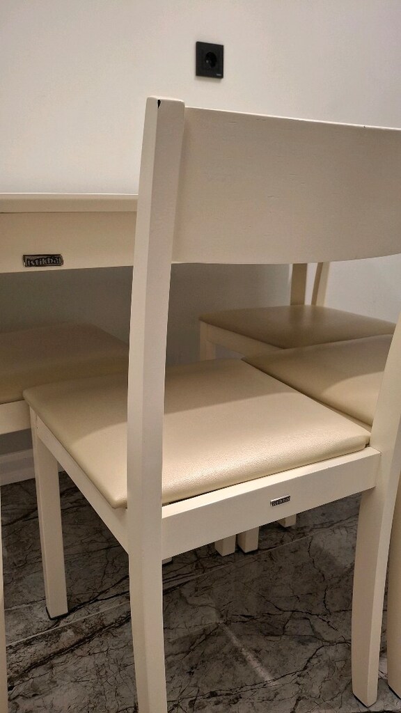 4 adet sandalye ve masa - 10