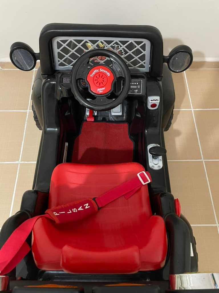 İNDİRİMLİ - ÇOK TEMİZ - PİLSAN APACHE 12 VOLT AKÜLÜ JEEP