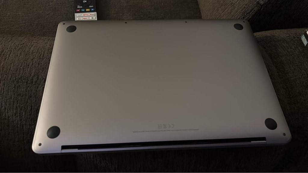 MacBook Pro M2 2022 13.3” 8GB 256GB SSD – Pil %91 – Temiz - 2