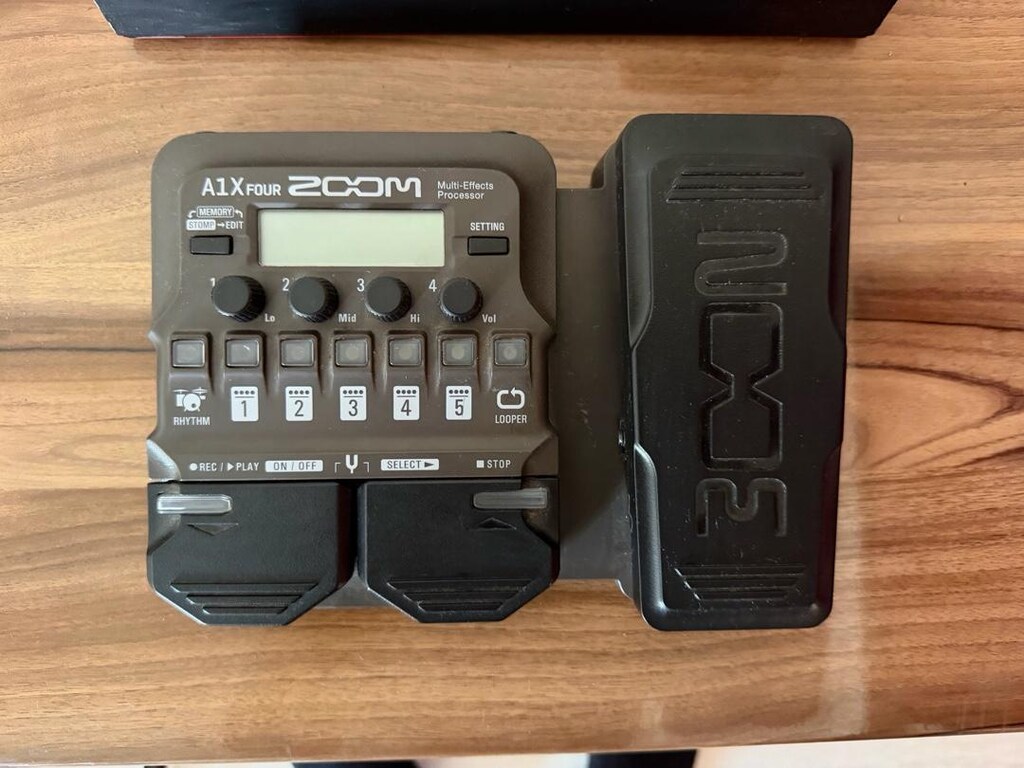 Zoom A1X FOUR Akustik Gitar Multi Efekt Prosesörü – Temiz - 2