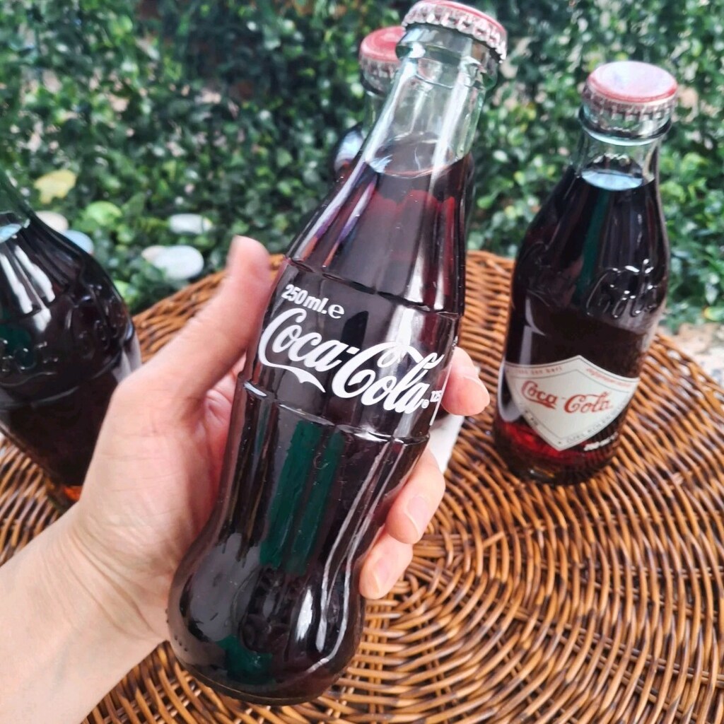 Coca cola 125.Yıl özel koleksiyonu şişe seti (1899-1957) - 2