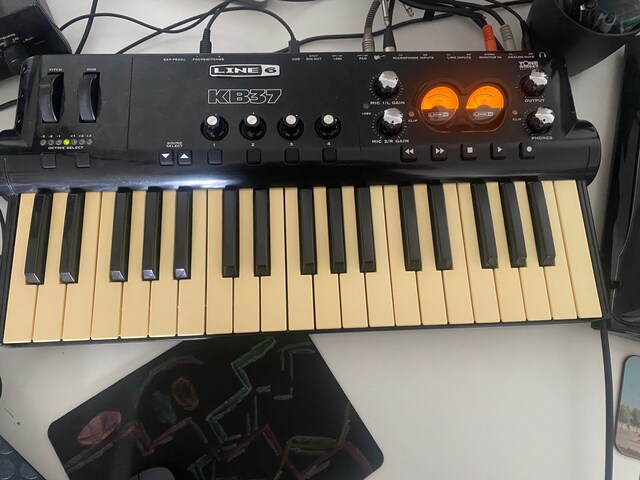 Line 6 POD Studio KB37 - Ses Kartı ve 37 Tuş MIDI Klavye