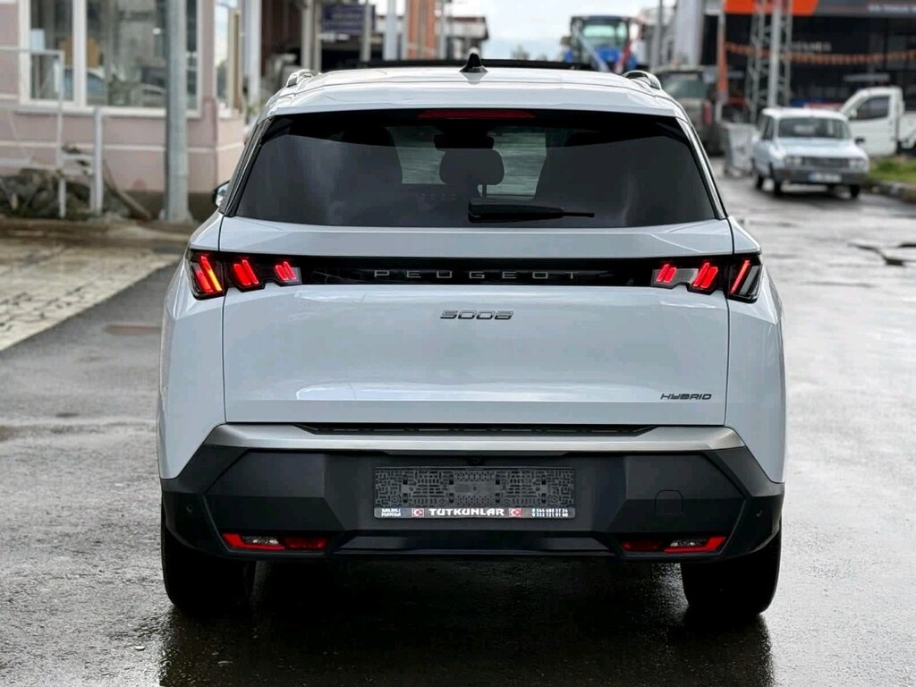 PEUGEOT 5008 1.2 HYBRID - 4