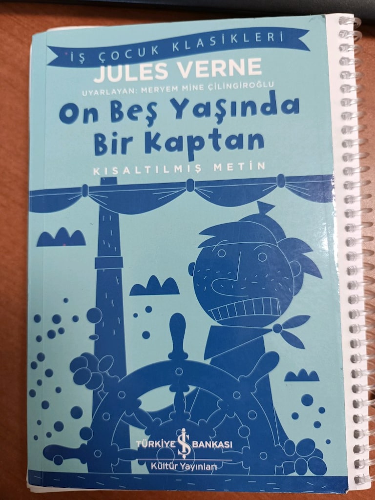 on beş yaşında bir kaptan
