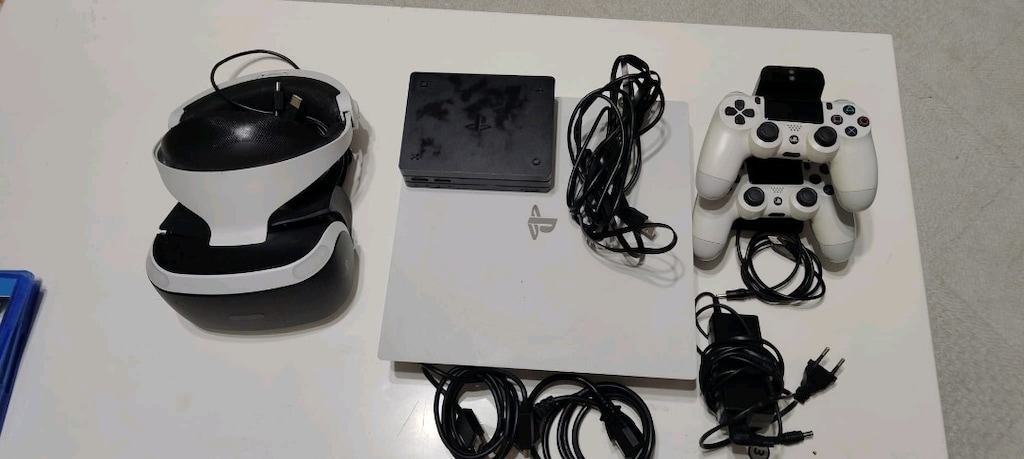 PlayStation 4 + VR1 Gözlük + Move Seti + Kamera + 3 Oyun CD’si - 4