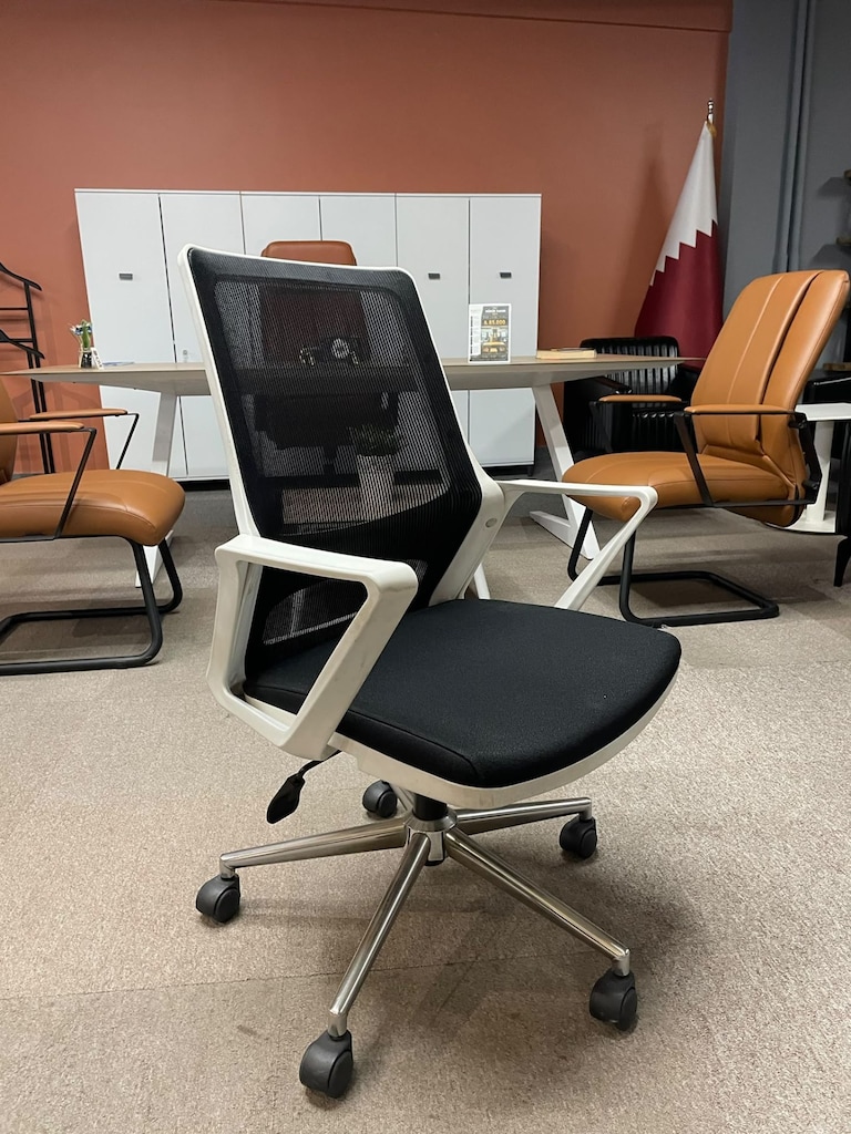 KLAS OFİS ÜSKÜDAR SİYAH FİLELİ BEYAZ KOLÇAKLI ÇALIŞMA KOLTUĞU - 2