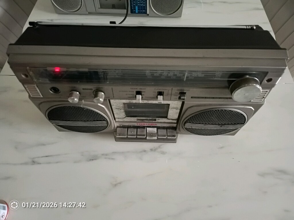 Toshiba portatif kasetçalar ( boombox tadında) - 2