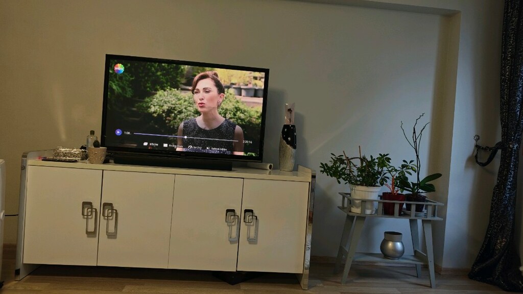 Tv Konsolu+vitrin - 3