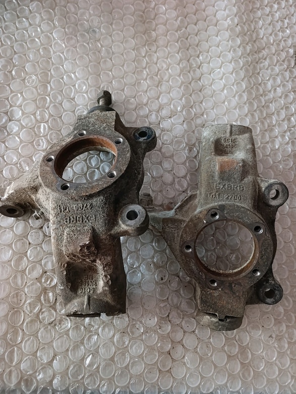 FORD TRANSİT 2006-2014 ORİJİNAL ÖN SAĞ SOL AKS TAŞIYICILARI - 2