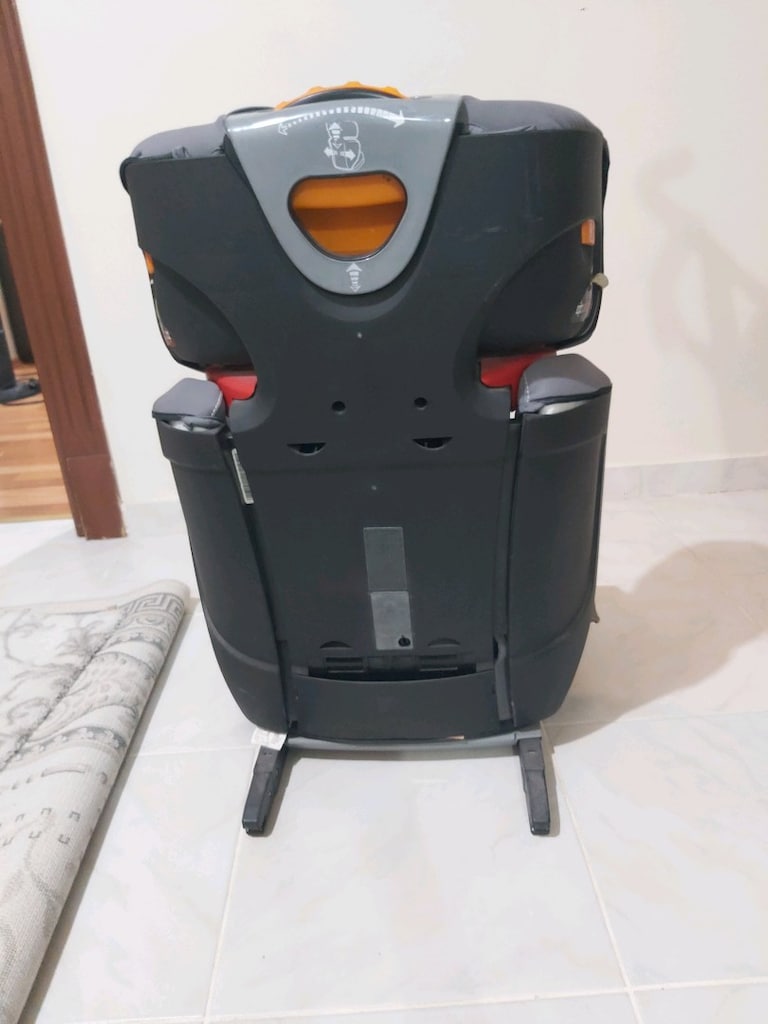 Chicco Oto Koltuğu İsofixli .15 - 36 Kg. Temiz. Çok Az Kullanılmış - 2
