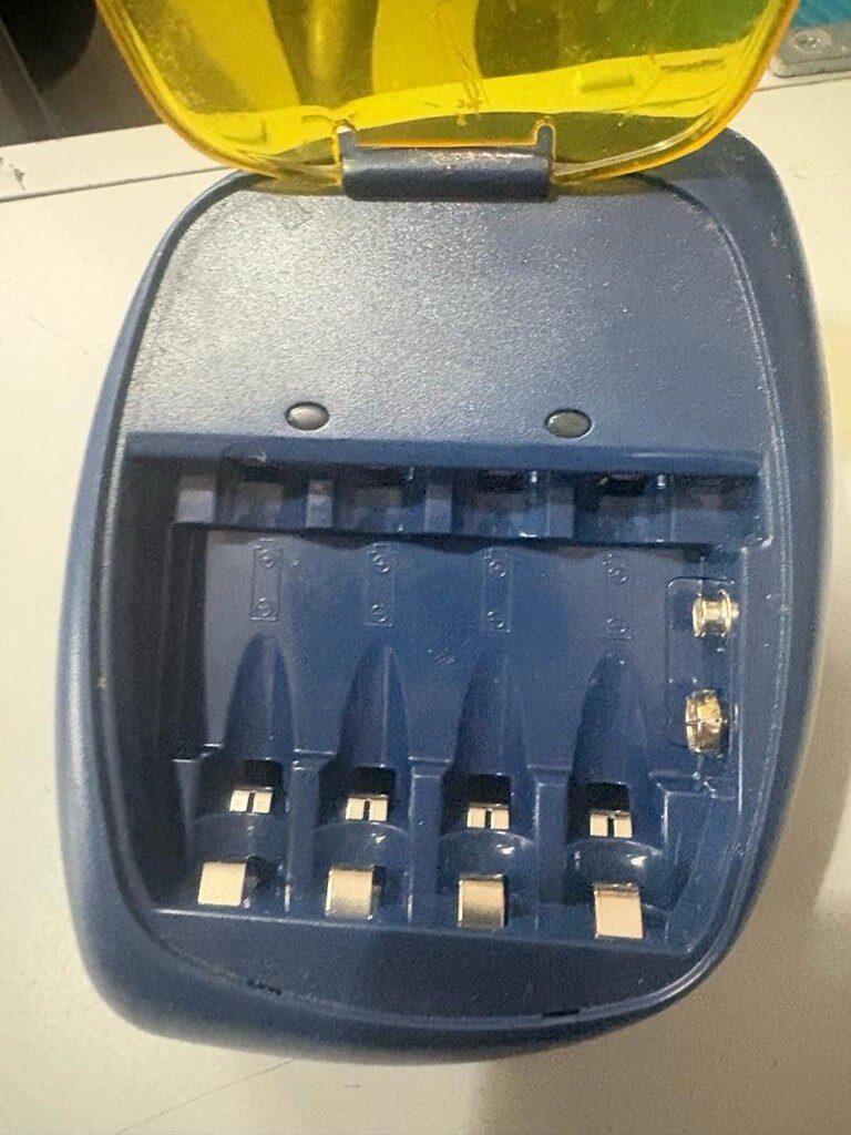 Varta Easy Energy Plug Charger - AA / AAA / 9V Pil Şarj Cihazı - 3